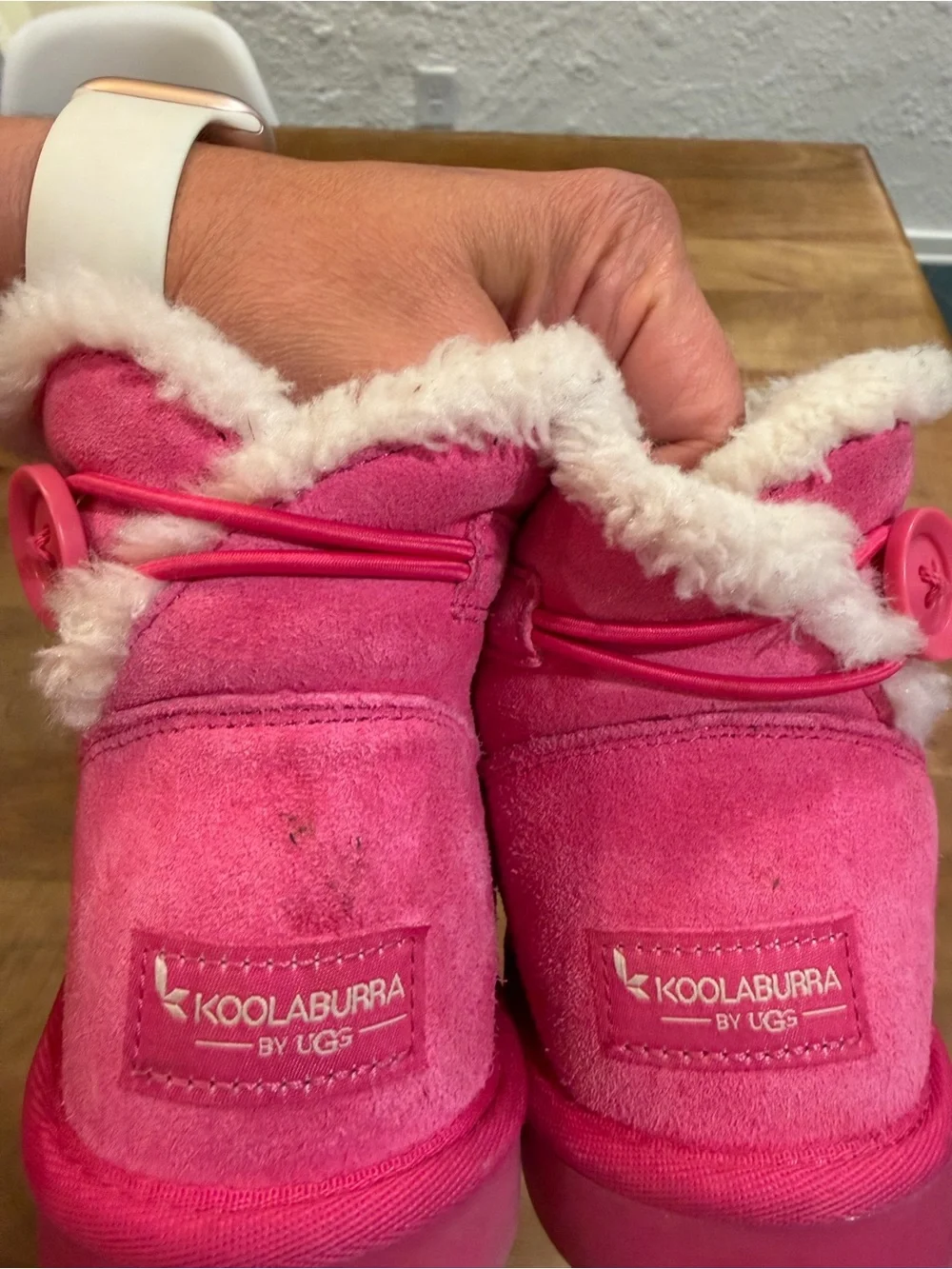 Koolaburra bright pink